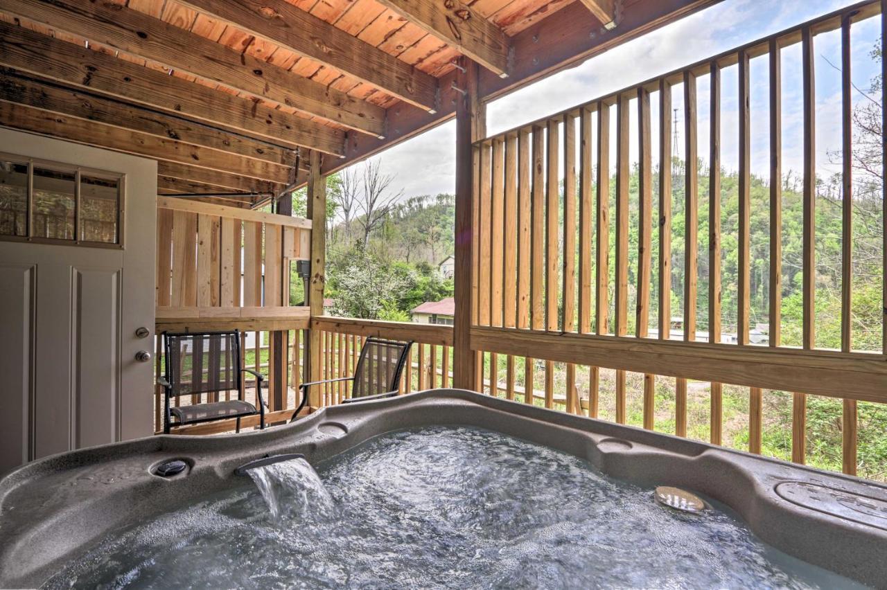 Gatlinburg Cabin With Loft And Game Room 1 Mi To Town Zewnętrze zdjęcie